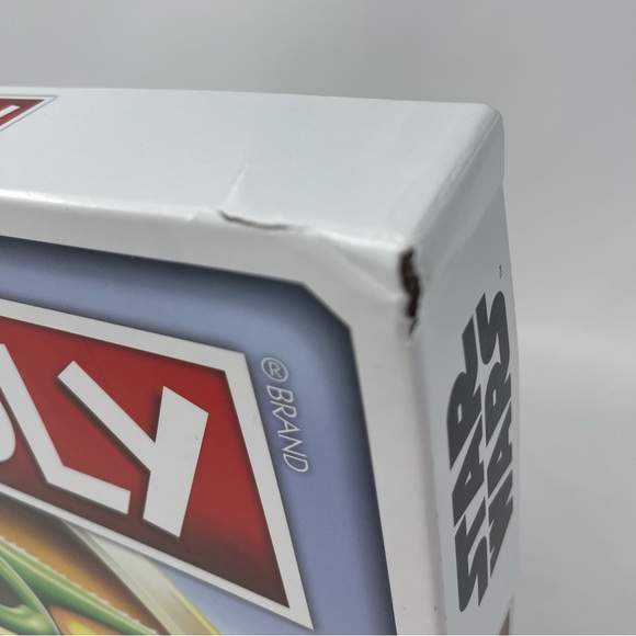 STAR WARS MONOPOLY: The Mandalorian - The Child Edition - Picture 7 of 14